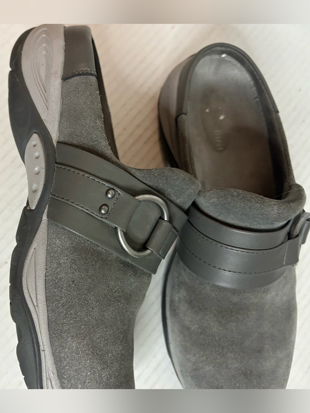 Easy Spirit Elenna Suede Comfort Slip In Flat Mules 8M